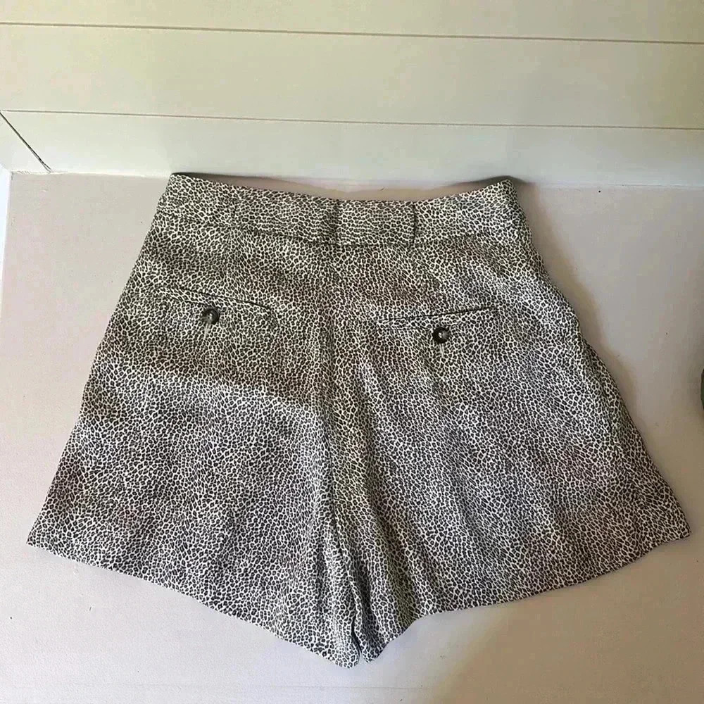 Mango Animal Print Pleated Shorts Gray Black Size 2 Chic Flowy - Picture 4 of 6